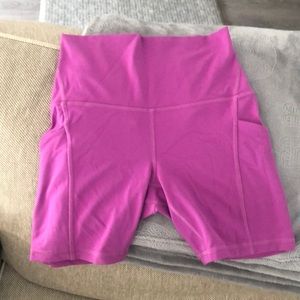 Lululemon Align 6” shorts with pockets